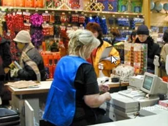 A kereskedők kivárnak a béremeléssel