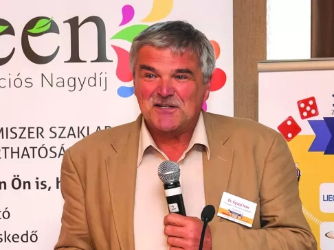17 évnyi takarónk van