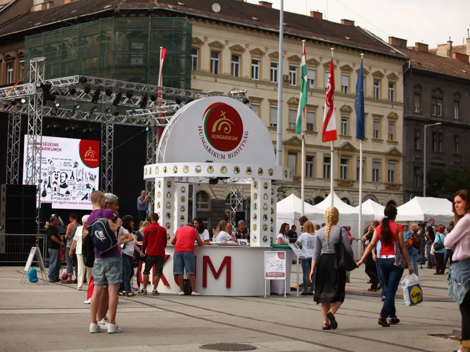 Hungarikumok a Nyugati téren
