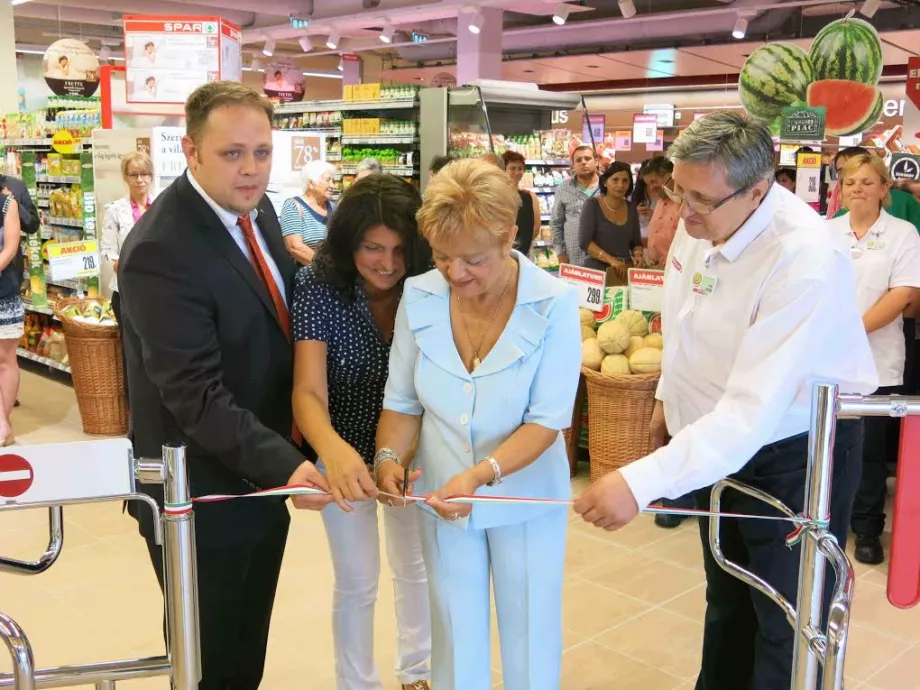 SPAR szupermarket nyílt Velencén