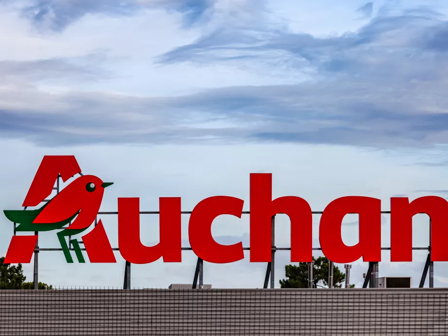 Erős bérfejlesztéssel indítja az évet az Auchan Magyarország