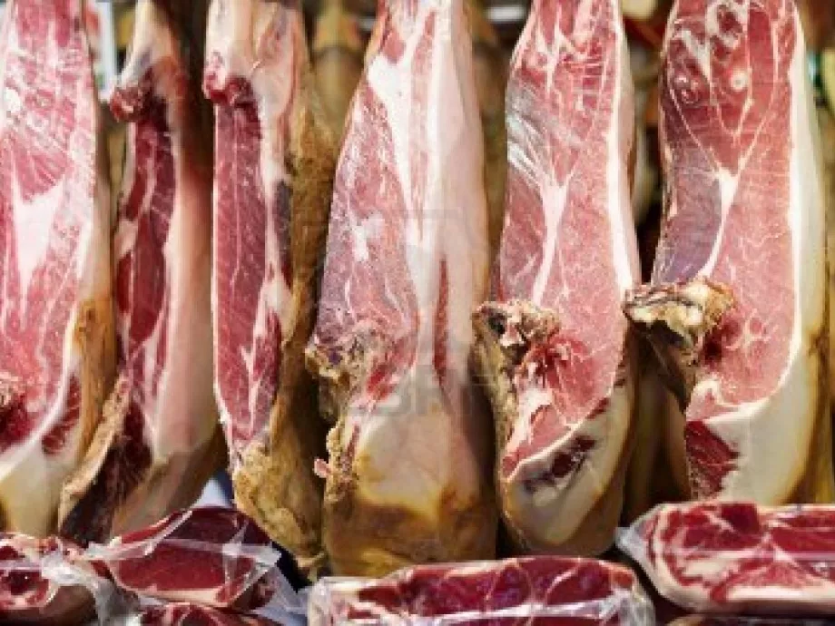 Sokmilliárdnyi közpénzt nyelt  el a pápai húsüzem