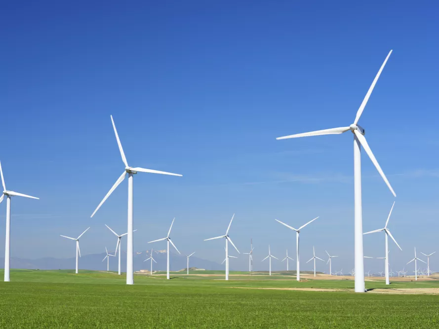 Greenpeace: 2050-re már az egész világot kizárólag zöld energia működtethetné