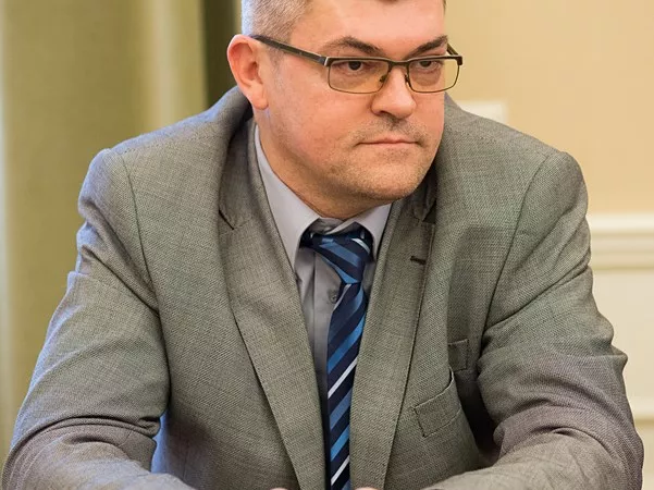Új vágóhídja beüzemelése után sem küldené el dolgozóit a Pick