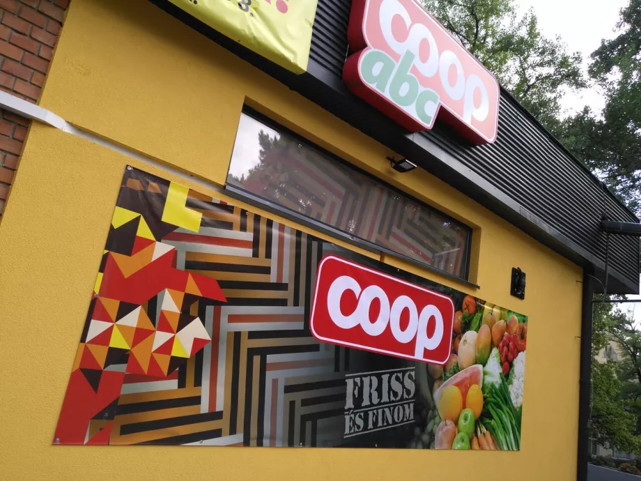 A Gödöllő COOP Zrt. Gödöllő, Egyetem téri üzlete megújult