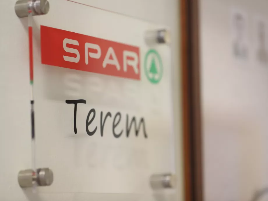 A SPAR támogatásával oktatótermet adtak át