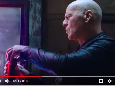 Bruce Willis lett a Hell arca