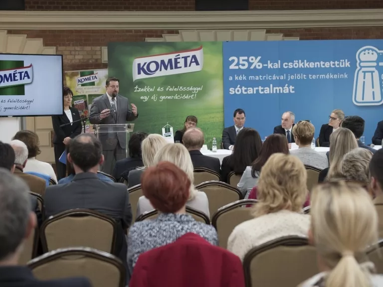 43 milliárd és sócsökkentés a Kométánál