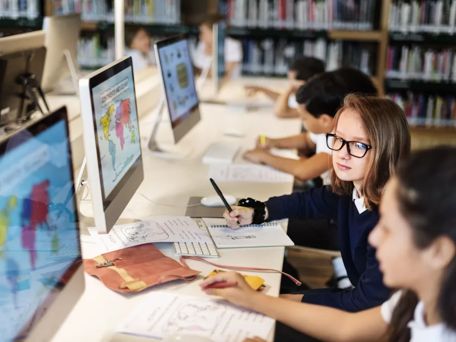 A digitális generáció diktálja a tempót