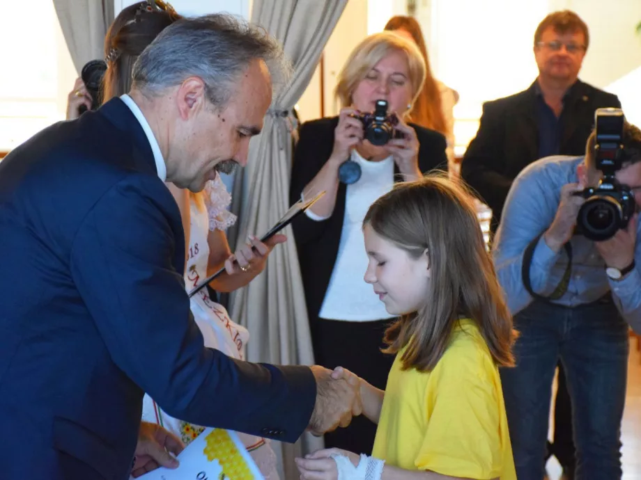 Reggelivel népszerűsítik a mézfogyasztást