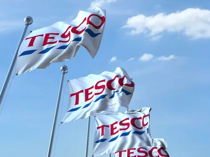 Szembemehet a Tesco a rabszolgatörvénnyel