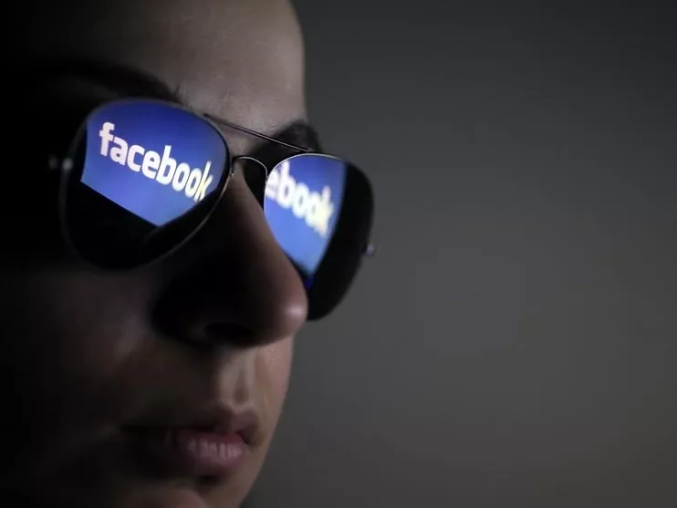 Korlátozni próbálják a facebookot