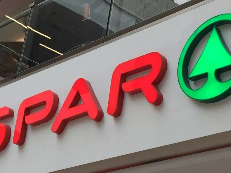Korszerűsítette két üzletét a SPAR