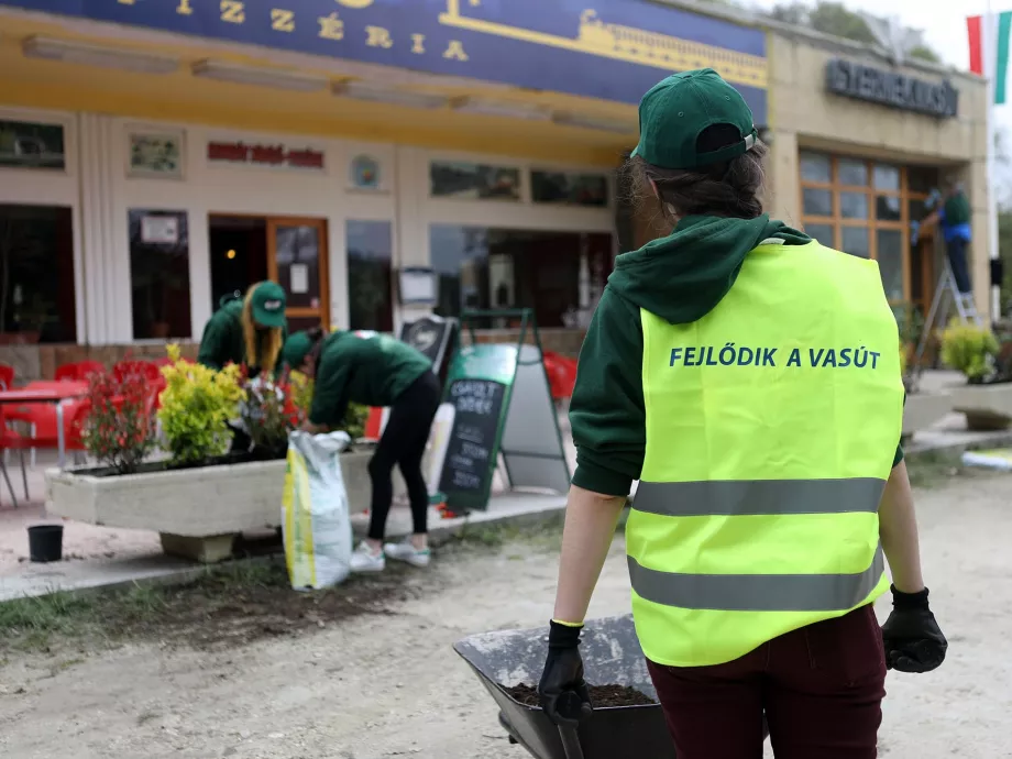 Hűvösvölgybe ért a Cif takarítókampánya