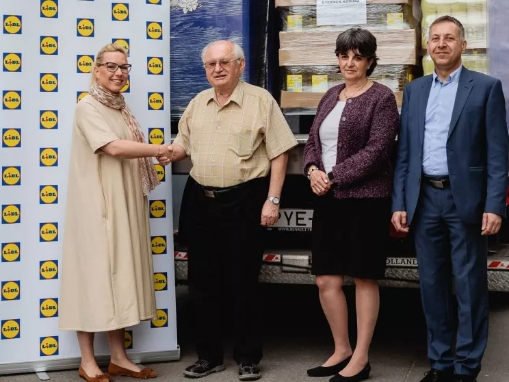 Kórházat támogat a Lidl