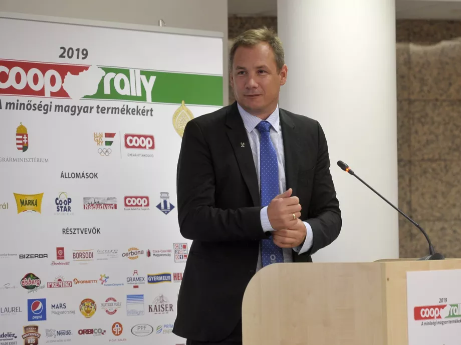 Ismét elrajtol a Coop Rally