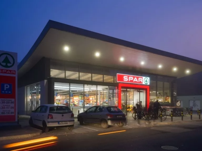Négy áruházát korszerűsítette a SPAR