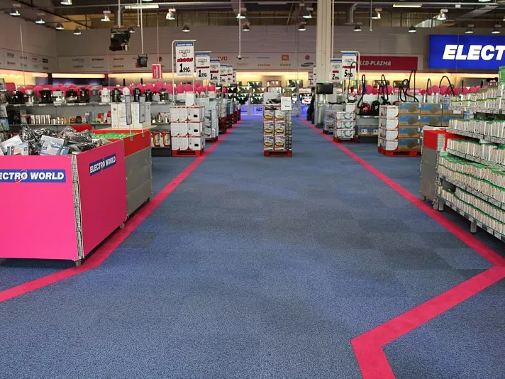 Új Electro World és FRESSNAPF áruház Pécsett