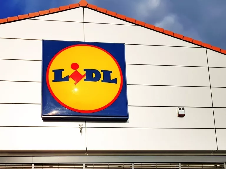 Egyre kevesebb műanyagot használ fel a Lidl