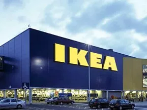 Egy őrült zsarolja az IKEA-t