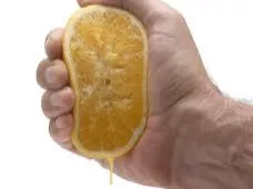 Újabb adó az élelmiszeriparnak