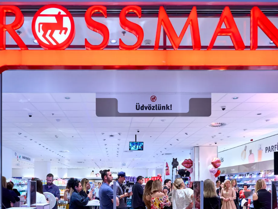 Megnyitotta az egyik legnagyobb hazai üzletét a Rossmann