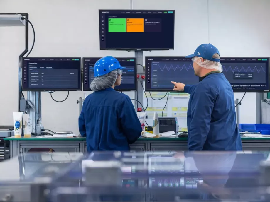 Kiterjeszti az AI-alapú minőségellenőrzést a Siemens és a P&G
