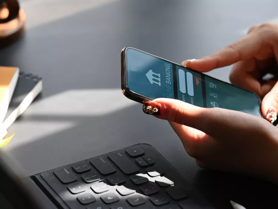 Egyre többen intézik pénzügyeiket kizárólag mobilon