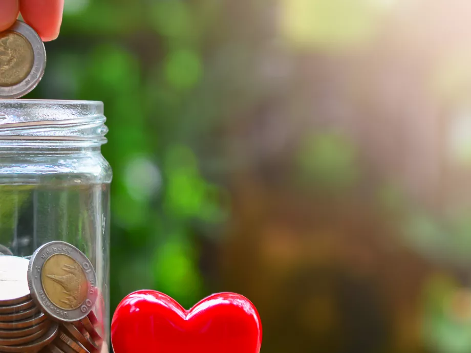 Szívesen adományozunk – de hová tűnnek az 1%-ok?