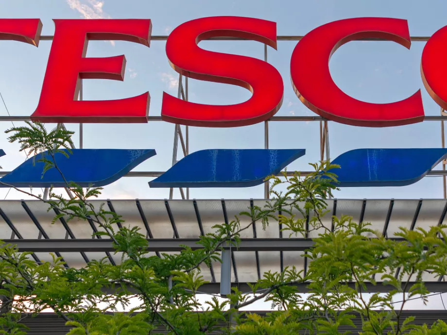 A Tesco eladja csehországi és szlovákiai üzletágát