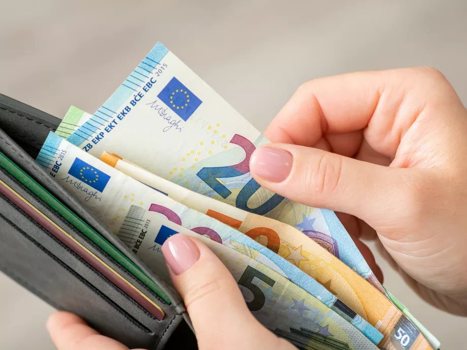 Javuló hitelminősítést hozhatnak az országnak az euróbevezetési tervek