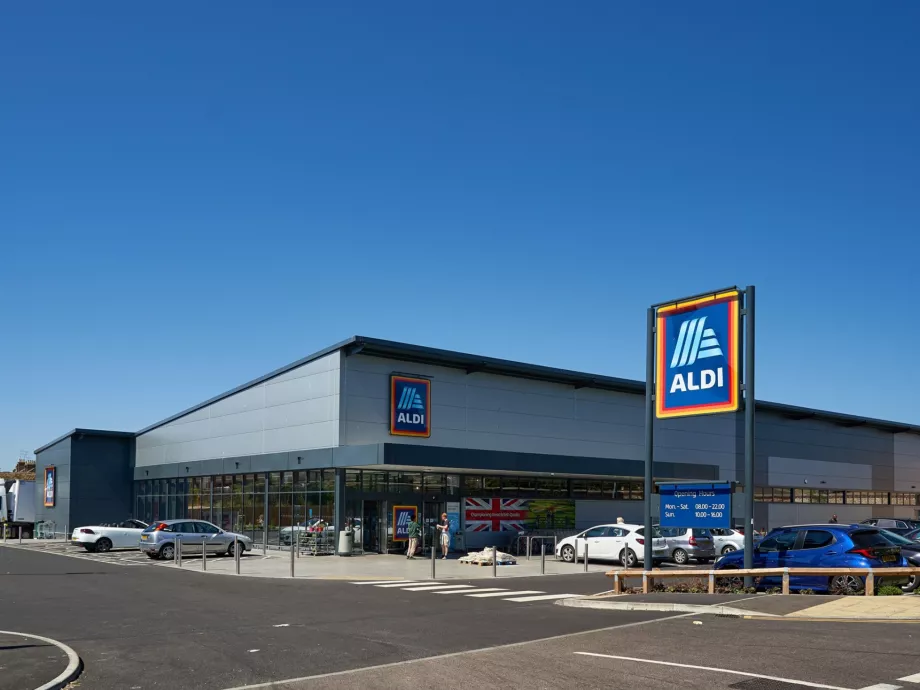 Szolgáltatóközpontot hoz létre az Aldi Pécsen
