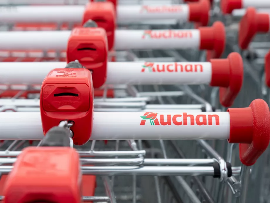 Több mint 1000 terméknek csökkentette az árát az Auchan