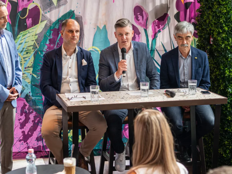 Kávés pezsgés és közösségépítés a 30. ALDI Női Futógálán