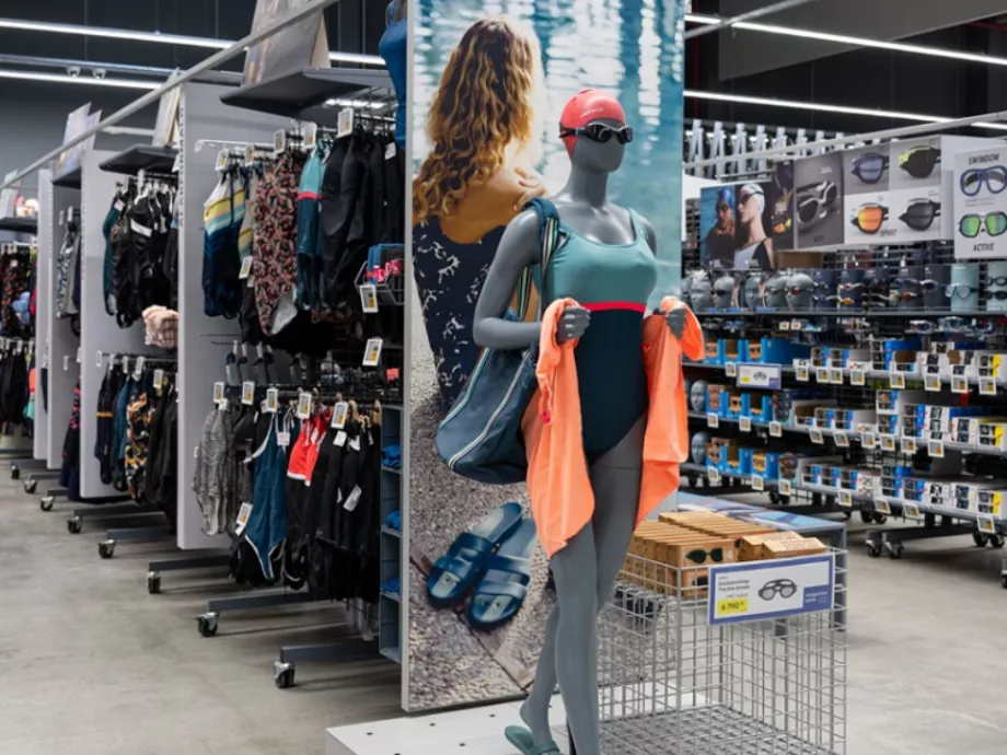 Új üzletkoncepcióval modernizálja áruházait a Decathlon