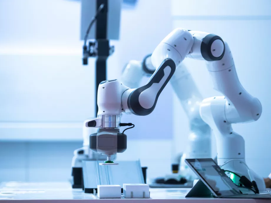 Európai uniós program indul az egészségügyi MI és robotikai megoldásaik tesztelésére