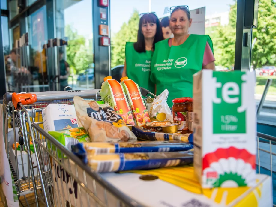 Hétvégén indul az Élelmiszerbank tavaszi gyűjtése