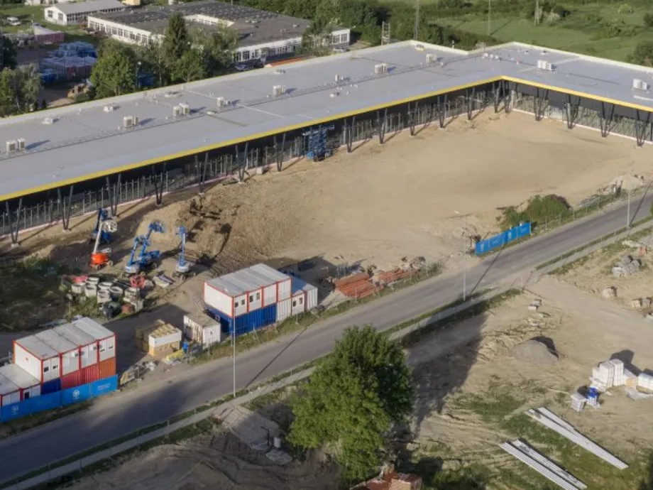 Új kiskereskedelmi központ épül Salgótarjánban
