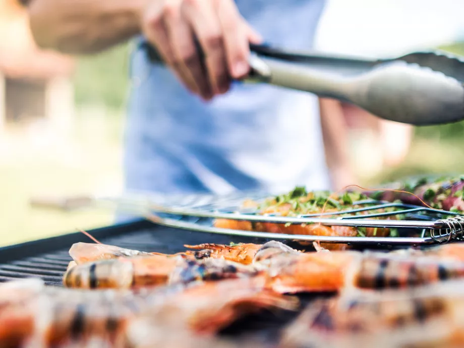 Szalonnasütés helyett ma már a grillrács hódít