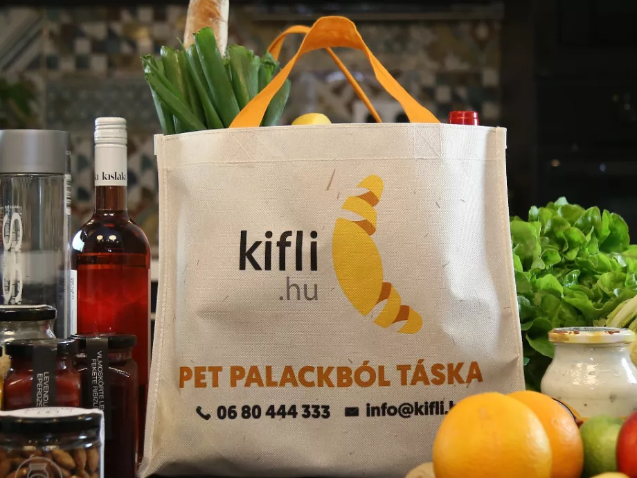 Korábban indul az iskolakezdési bevásárlás