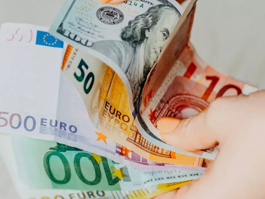 Kormányzati extra illetékek: Így lehetne segíteni a pénzügyi szakértő szerint