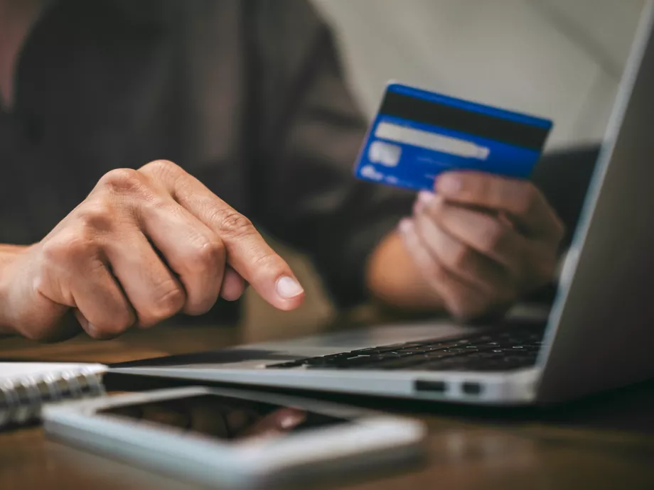 Digitális tudatosság és fogyasztóvédelem – mire érdemes figyelni az e-kereskedelemben?