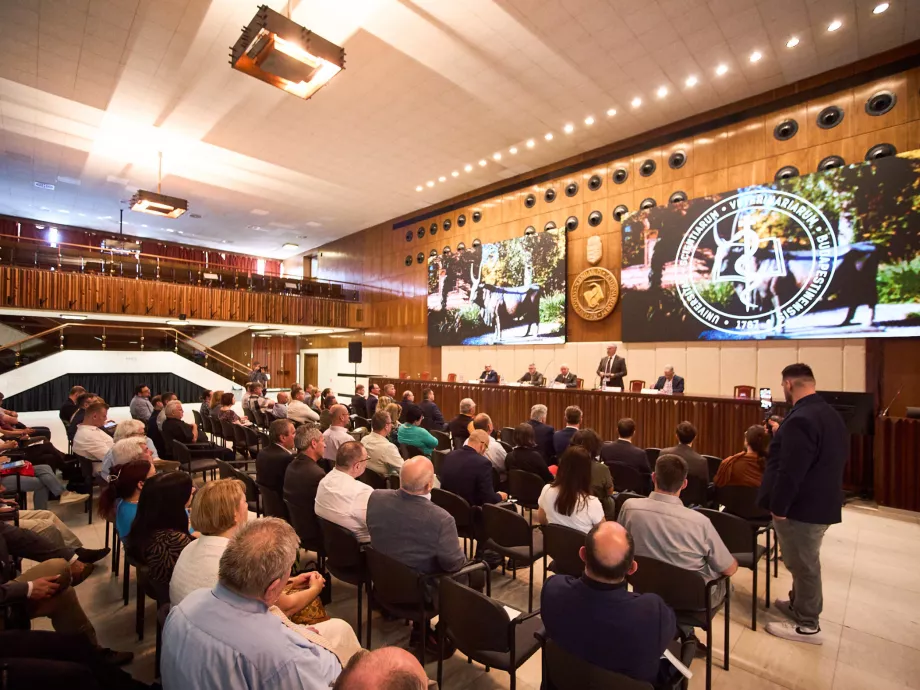 Konferencia a ragadós száj- és körömfájásról
