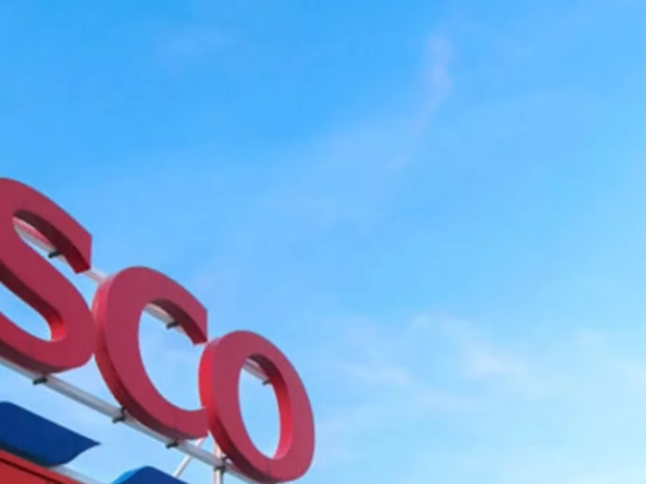 Bér- és juttatásfejlesztéssel erősít a Tesco