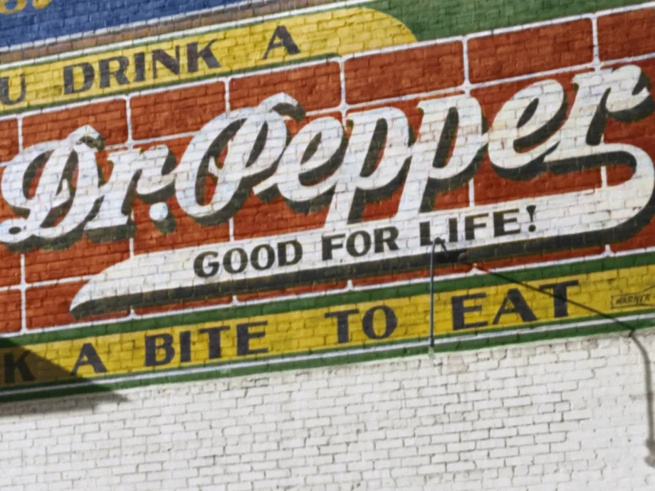 Az üdítőipari marketing új ízvilága: Így nyomta le a Dr Pepper a Pepsit