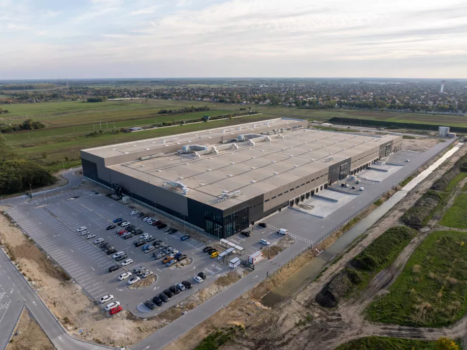 A Weerts Logistics Park átadta hazánk egyik legnagyobb környezettudatos okoscsarnokát